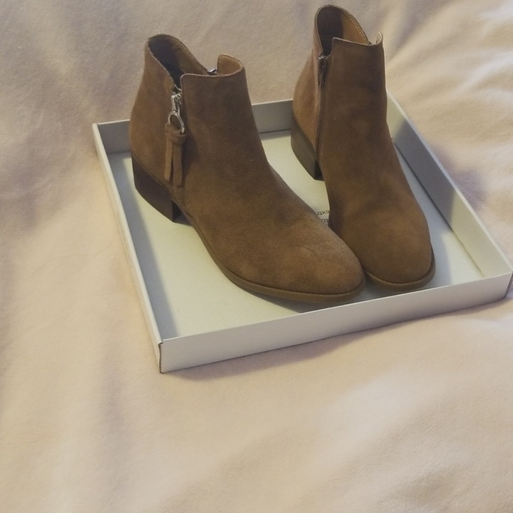 Brand new Steve madden boots